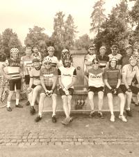 Gruppen Foto beim Brunnen