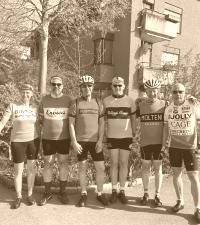 Tolle farbenfrohe Gruppe beim Kaffeehalt